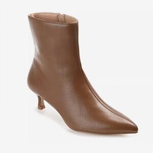 Journee Arely Bootie new size 10 kitten heel pointed toe zip up chic boot